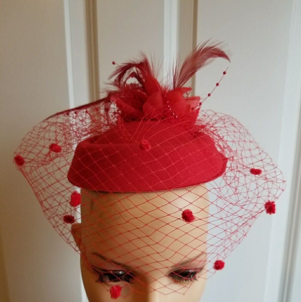 Red Fascinator Bridal Hat Gifts. New ππππ - Picture 1 of 3